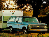 Chevrolet Suburban 1975–76 images
