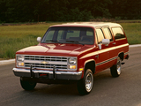 Pictures of Chevrolet Suburban Scottsdale 1982