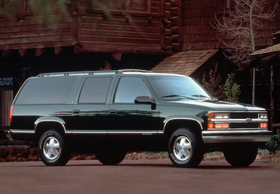 Pictures of Chevrolet Suburban (GMT400) 1994–99