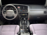 Chevrolet Tracker 2001–06 photos