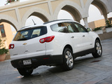 Pictures of Chevrolet Traverse LT 2008–12
