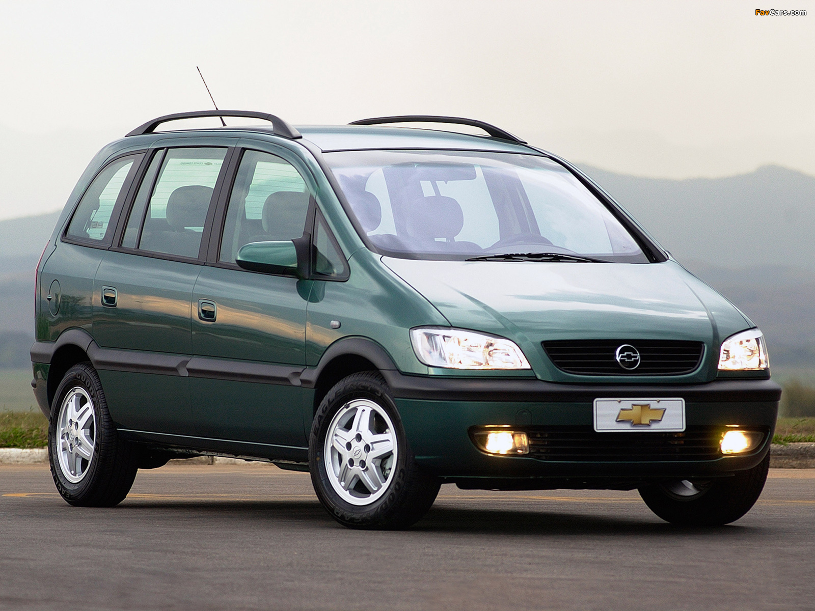 Chevrolet Zafira (A) 2002–04 pictures (1600 x 1200)