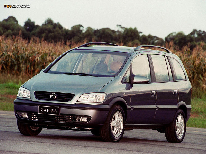 Pictures of Chevrolet Zafira (A) 2001–02 (800 x 600)