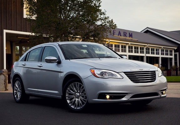 Pictures of Chrysler 200 2010