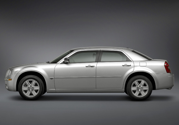 Chrysler 300C 2004–07 images