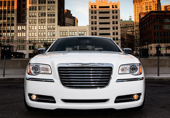 Chrysler 300 Motown 2013 images