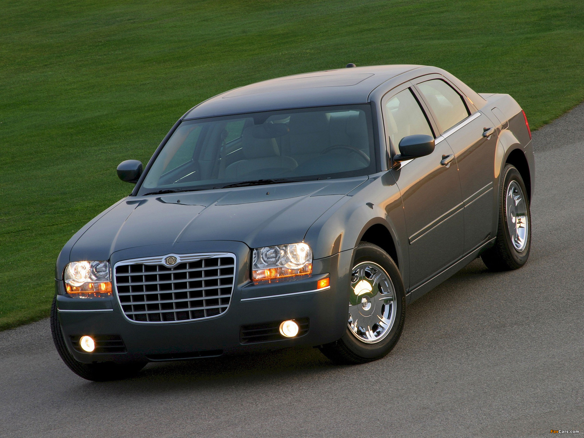 Images of Chrysler 300 (LX) 2004–07 (2048 x 1536)