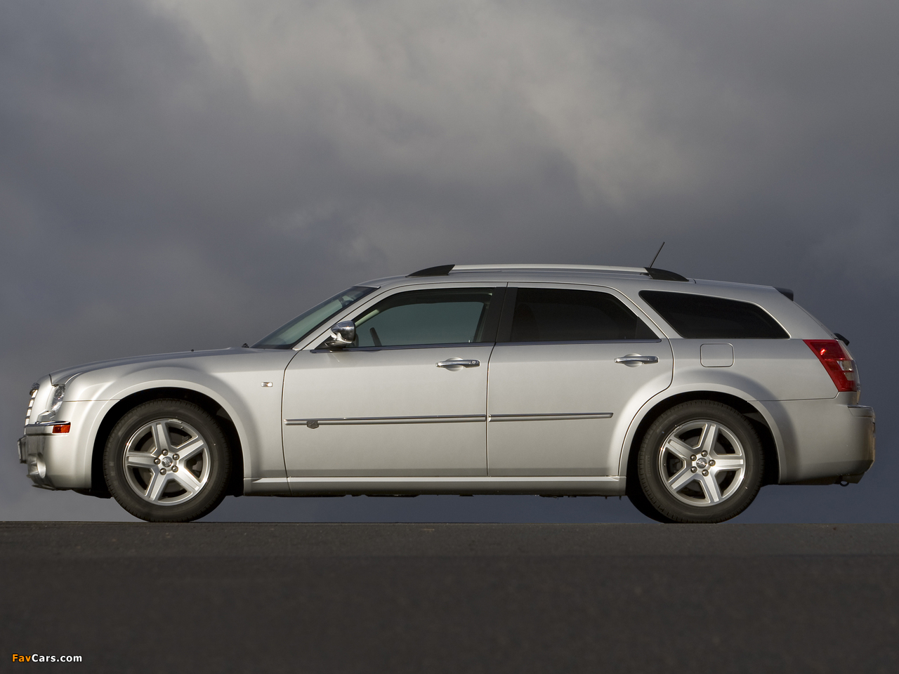 Images of Chrysler 300C Touring (LE) 2007–10 (1280 x 960)