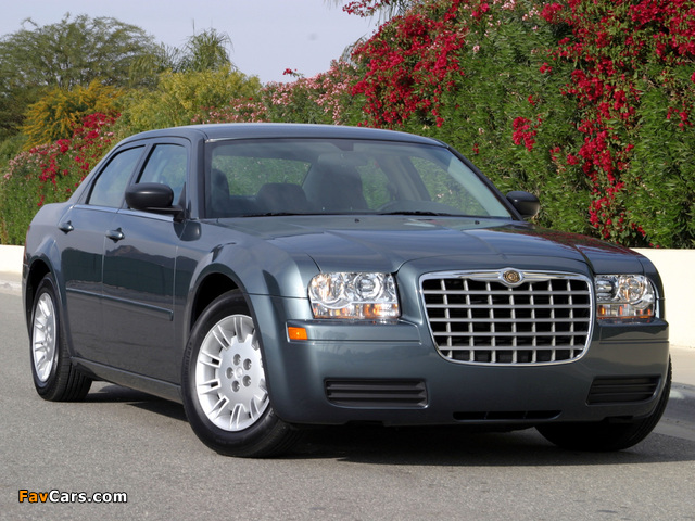 Photos of Chrysler 300 (LX) 2004–07 (640 x 480)
