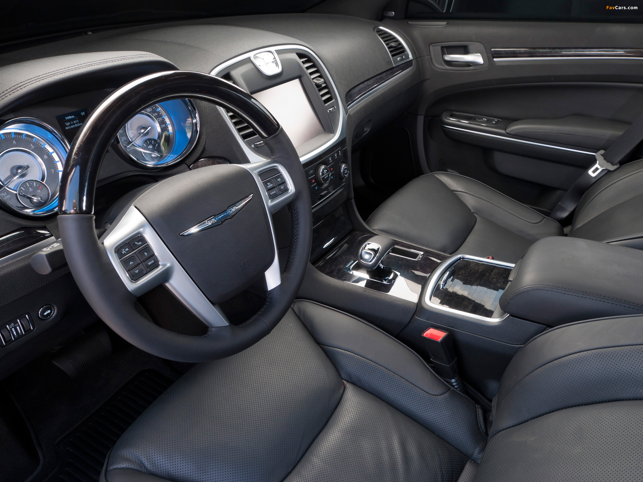 Pictures of Chrysler 300C 2012 (2048 x 1536)