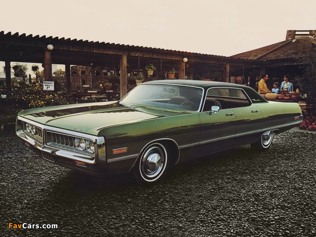 Chrysler Newport 4-door Hardtop 1972 images (640 x 480)