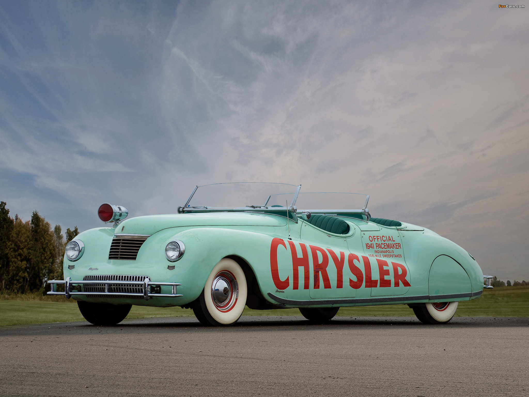 Photos of Chrysler Newport Dual Cowl Phaeton LeBaron Pace Car 1941 (2048 x 1536)