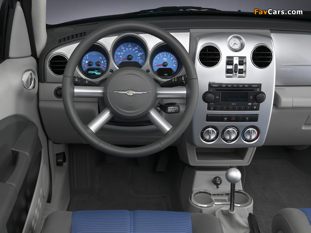 Photos of Chrysler PT Cruiser Convertible 2006–07 (640 x 480)