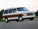 Chrysler Town & Country 1988–90 wallpapers
