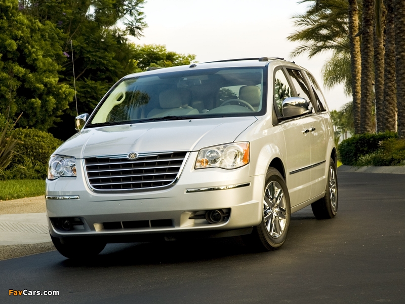Chrysler Town & Country 2007–10 images (800 x 600)