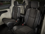 Chrysler Town & Country 30th Anniversary 2013 pictures