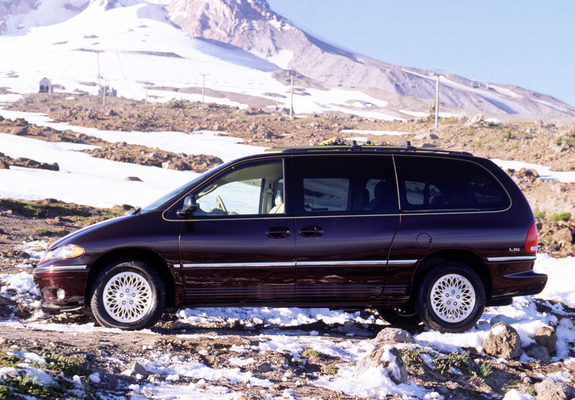 Images of Chrysler Town & Country 1995–97