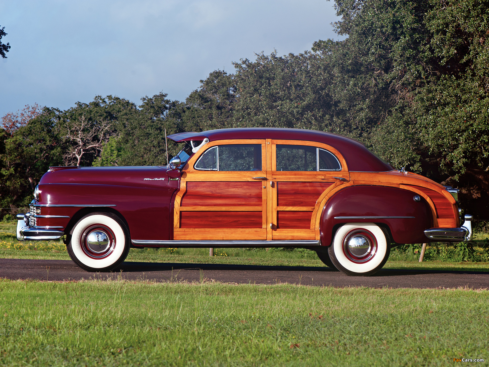 Pictures of Chrysler Town & Country 1947 (1600 x 1200)