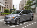 Pictures of Chrysler Town & Country 30th Anniversary 2013