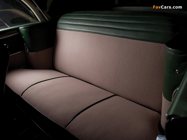 Chrysler Town & Country Convertible 1949 wallpapers (640 x 480)