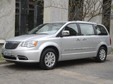 Chrysler Town & Country 2010 wallpapers
