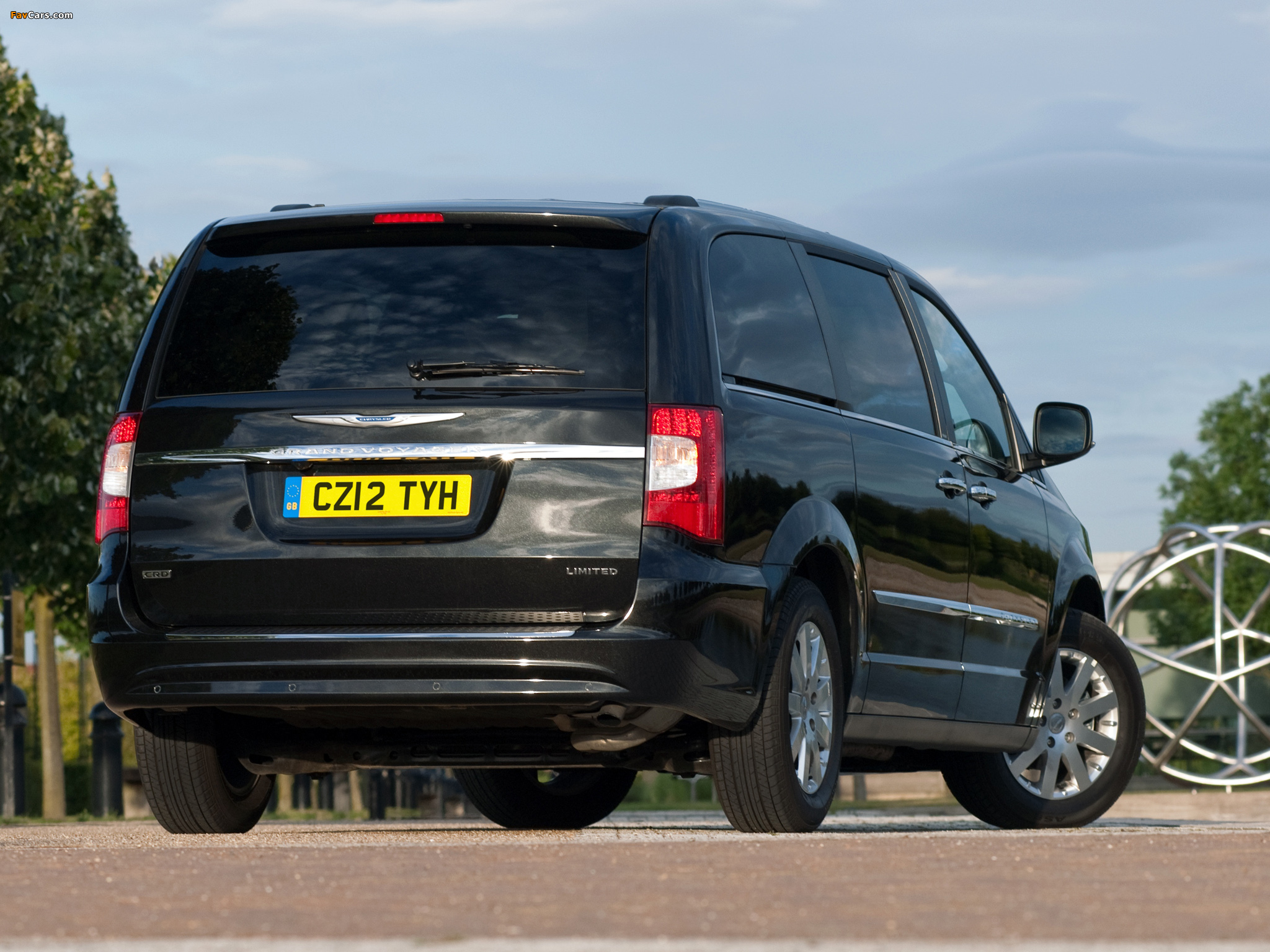 chrysler voyager 2011 review