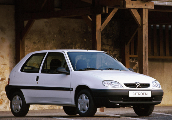 Pictures of Citroën Saxo 3-door 1999–2004