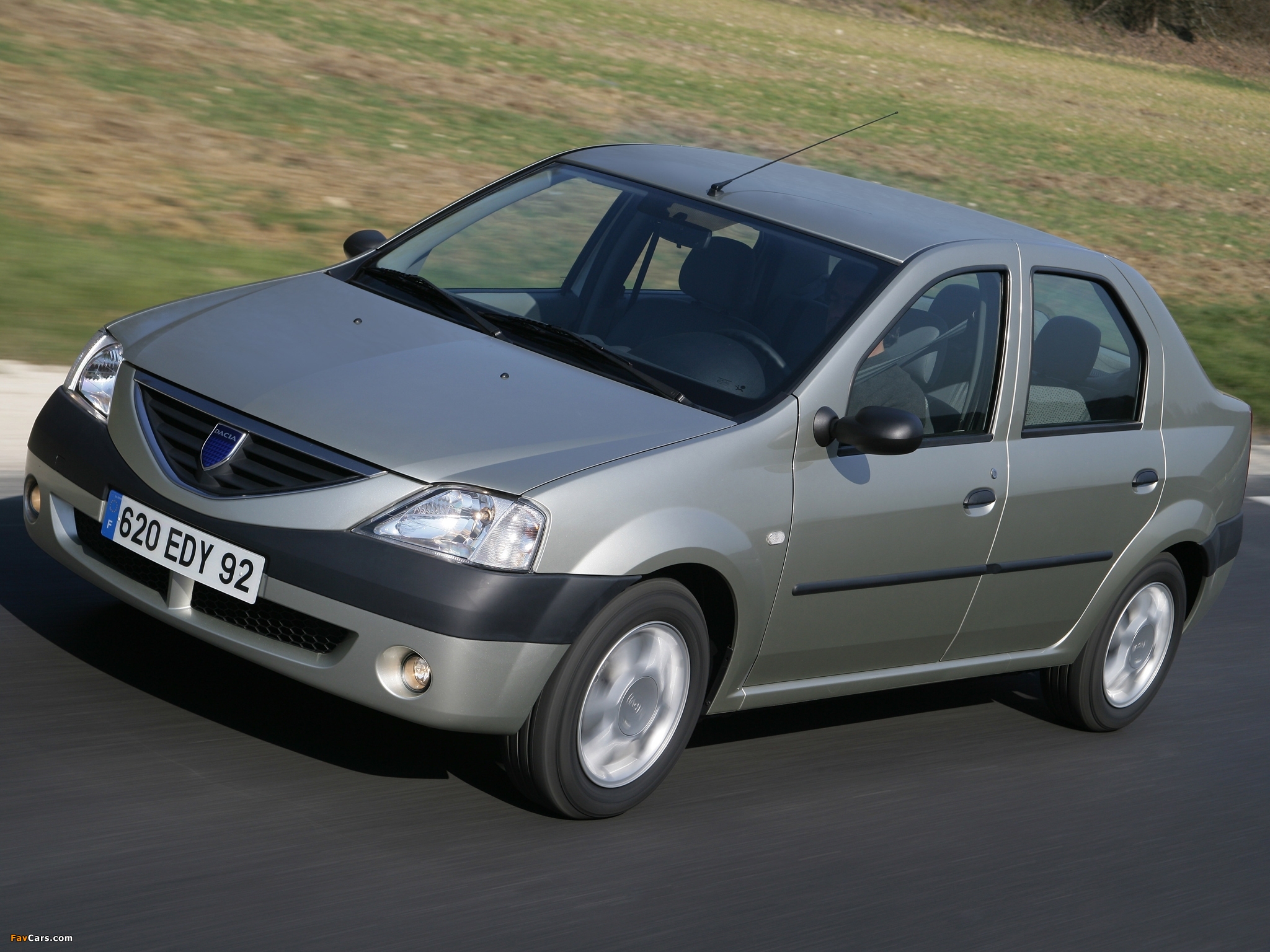 Машина дача. Рено Логан 2004. Renault Dacia Logan. Рено Логан Дачия. Renault Logan Рено 2004.