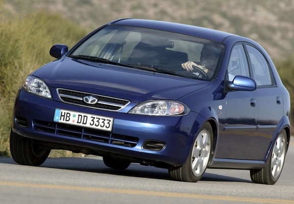 Daewoo Lacetti Hatchback SX 2004–09 images