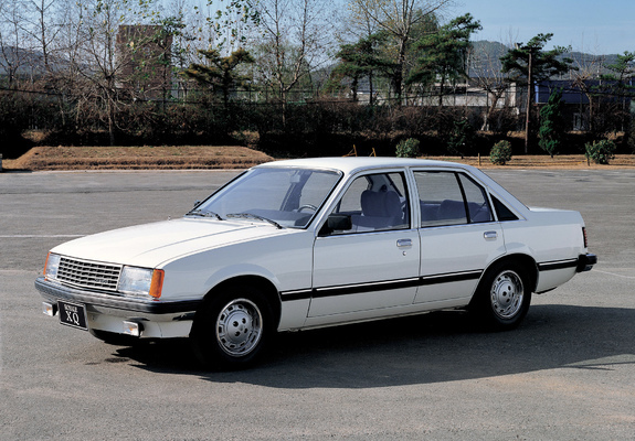 Daewoo Royale XQ 1982–89 pictures