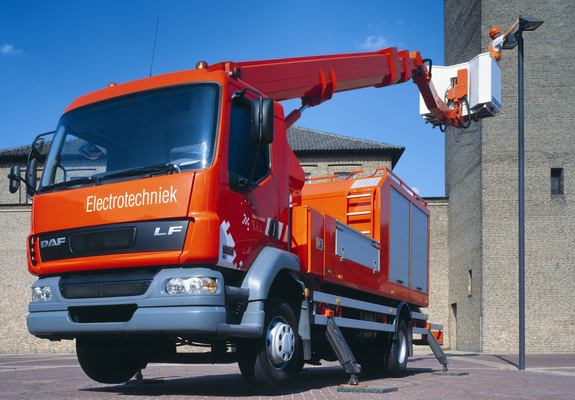 Pictures of DAF LF55 4x2 FA Day Cab Lift Platform 2006–13