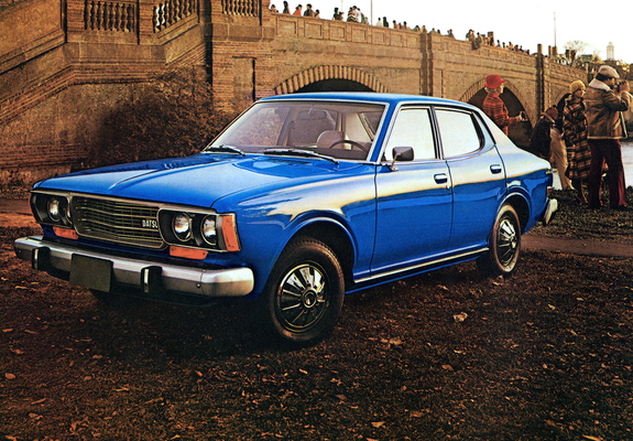 Images of Datsun 610 4-door Sedan 1974–76