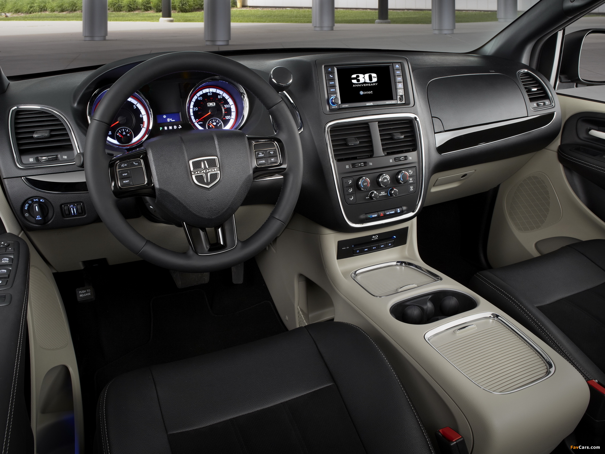Pictures of Dodge Grand Caravan 30th Anniversary 2013 (2048 x 1536)