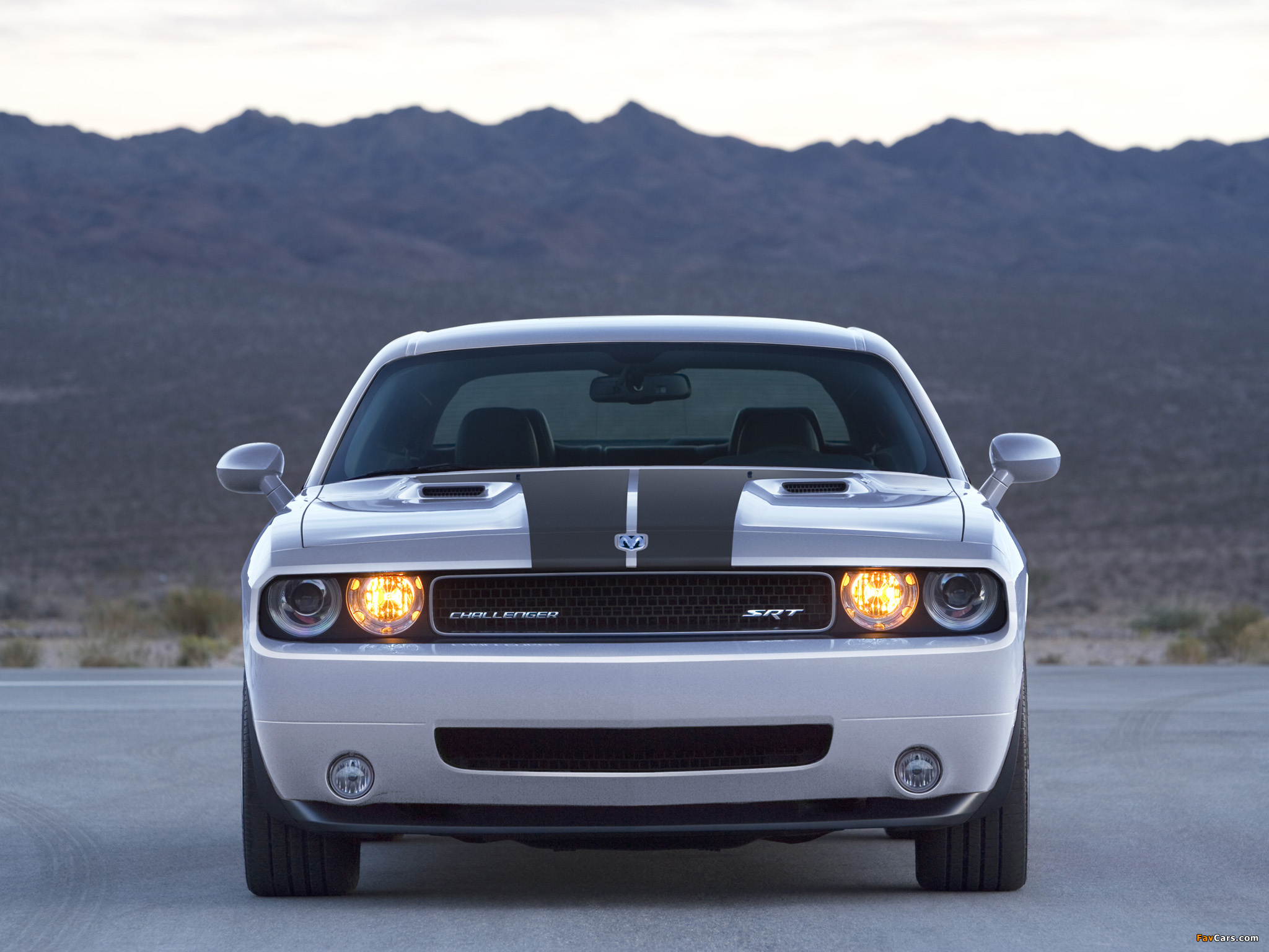Pictures of Dodge Challenger SRT8 (LC) 2008–10 (2048 x 1536)