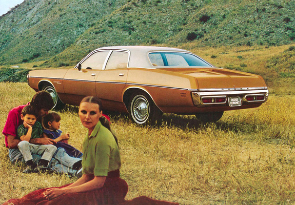 Photos of Dodge Coronet 4-door Sedan 1971