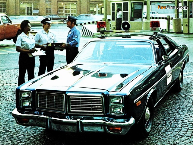 Dodge Monaco Police Sedan 1977 photos (640 x 480)