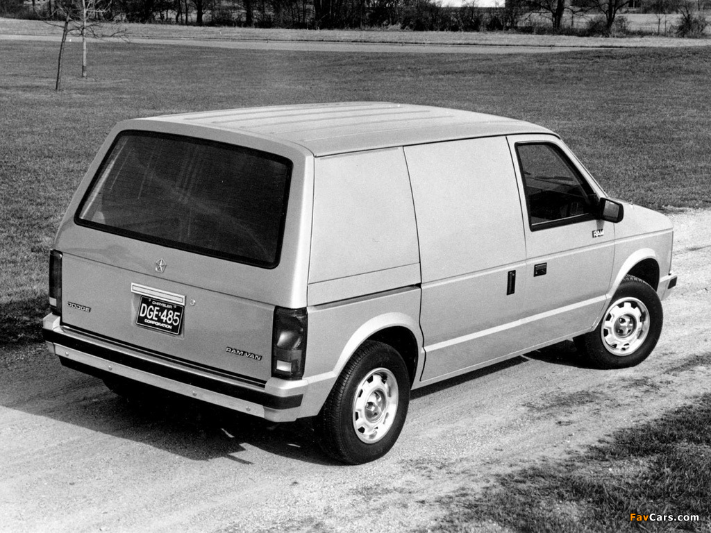 Dodge Mini Ram Van 1984–88 photos (1024 x 768)