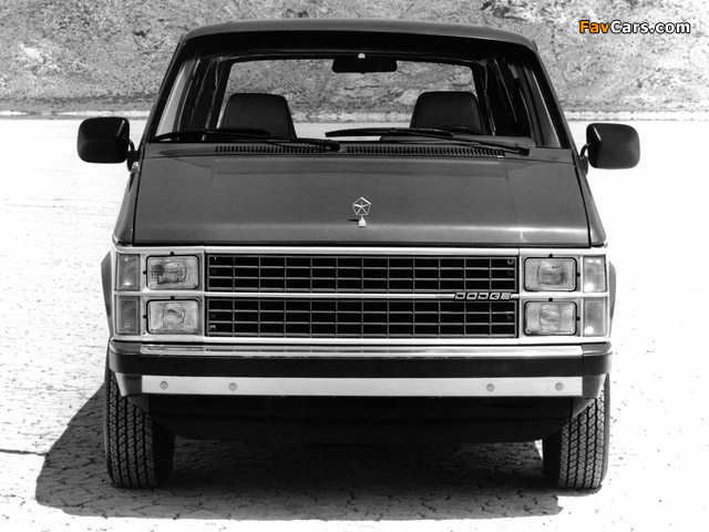 Pictures of Dodge Mini Ram Van 1984–88 (640 x 480)