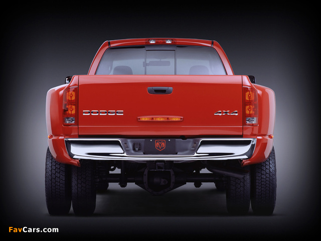 Images of Dodge Ram 3500 2004–06 (640 x 480)