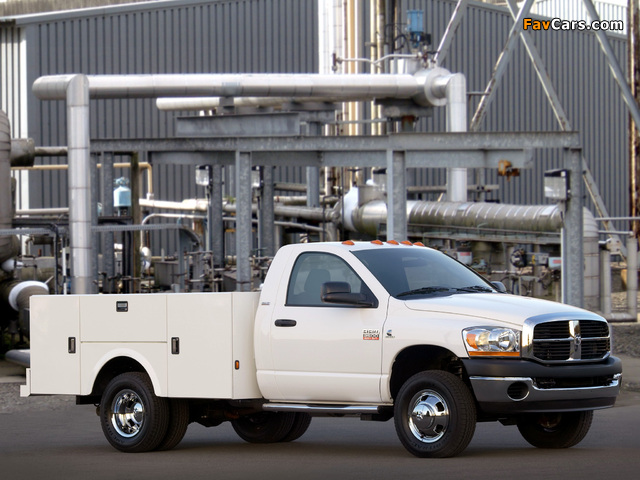 Images of Dodge Ram 3500 Chassis Regular Cab 2006–09 (640 x 480)