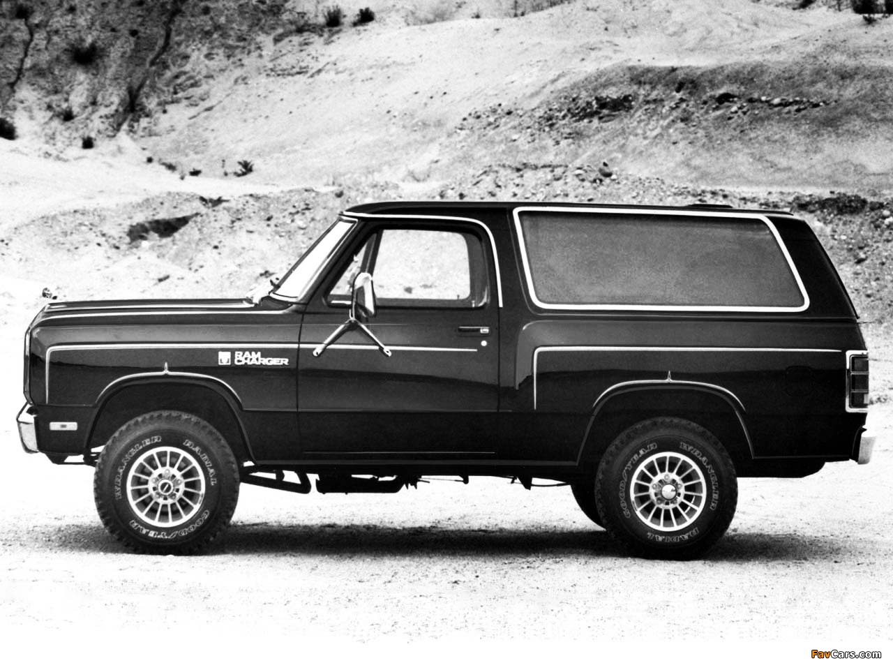 Dodge Ramcharger 1982 photos (1280 x 960)