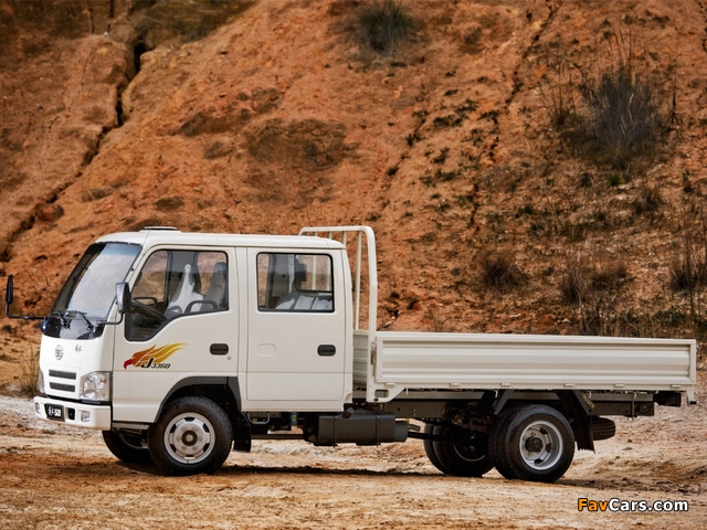 Jiefang 501 Double Cab (J3360) 2010 wallpapers (640 x 480)