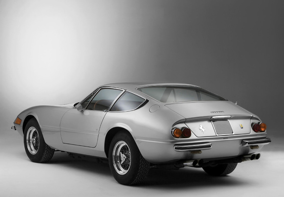 Images of Ferrari 365 GTB/4 Daytona 1968–74