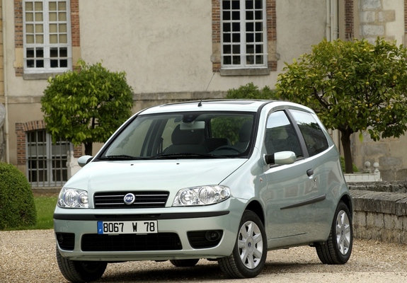 Photos of Fiat Punto 3-door (188) 2003–07
