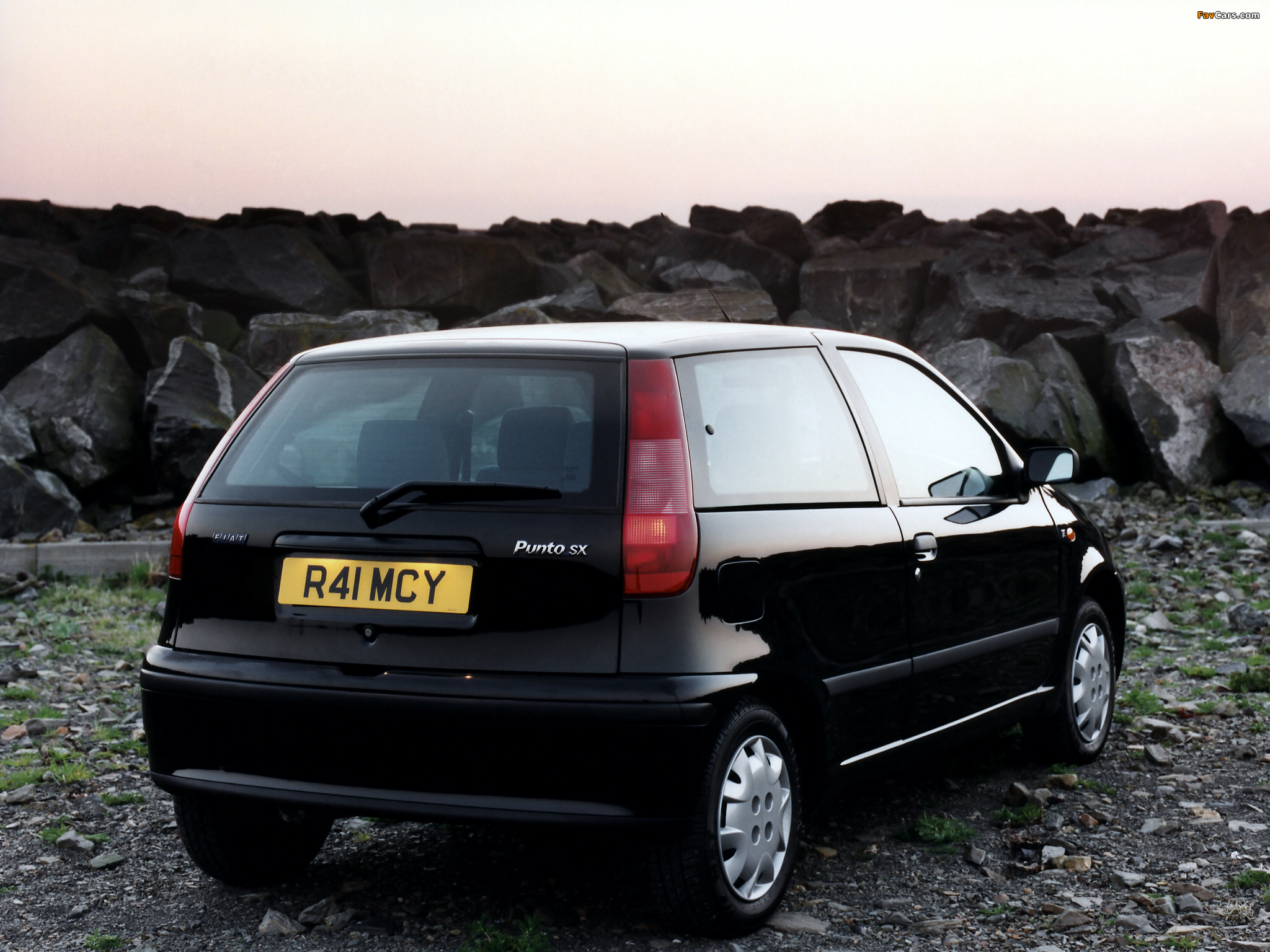 Pictures of Fiat Punto 3-door UK-spec (176) 1993–99 (2048 x 1536)
