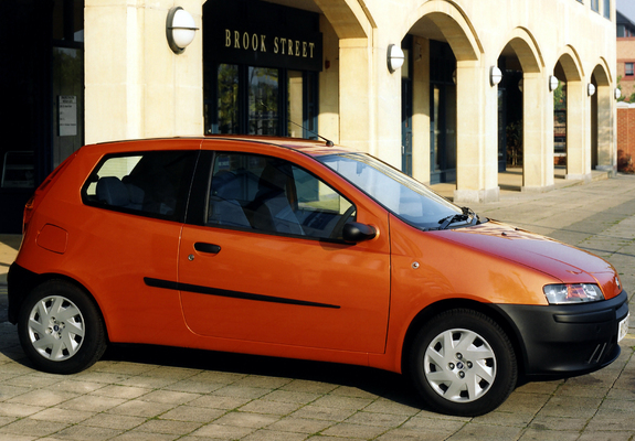 Pictures of Fiat Punto 3-door UK-spec (188) 1999–2003