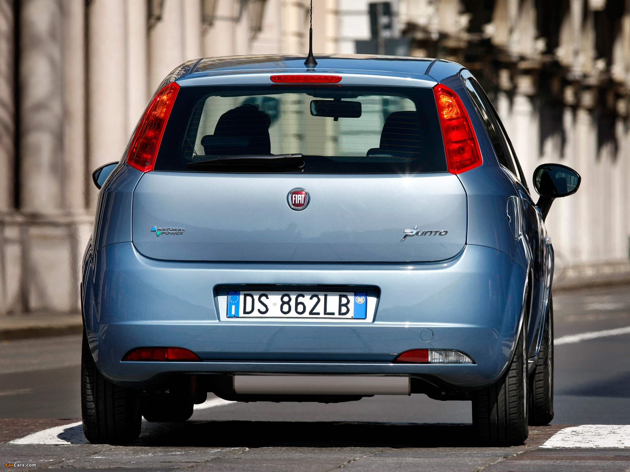 Pictures of Fiat Grande Punto Natural Power 5-door (199) 2008–12 (2048 x 1536)