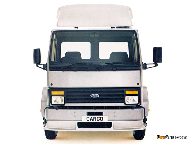 Ford Cargo 3424 Tractor UK-spec 1984–93 wallpapers (640 x 480)