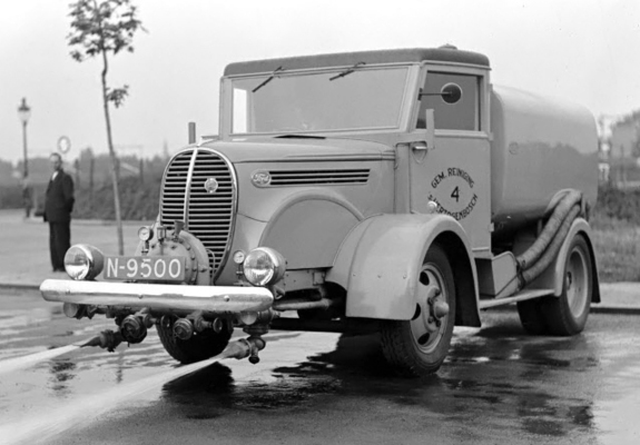 Images of Ford V8 Sweeper by Marmon-Herrington 1938