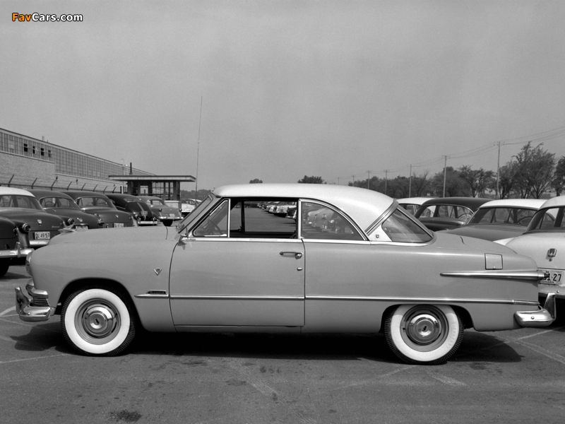 Images of Ford Crestline Victoria (60B) 1951 (800 x 600)